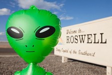 Listing image for Green Alien Welcome to Roswell New Mexico Sign Photo Art Print Poster 18x12